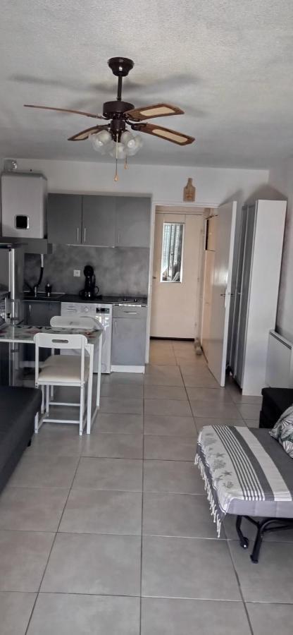 Sur Le Port, Studio Avec Vue Sur La Marina Apartment Gruissan Bagian luar foto