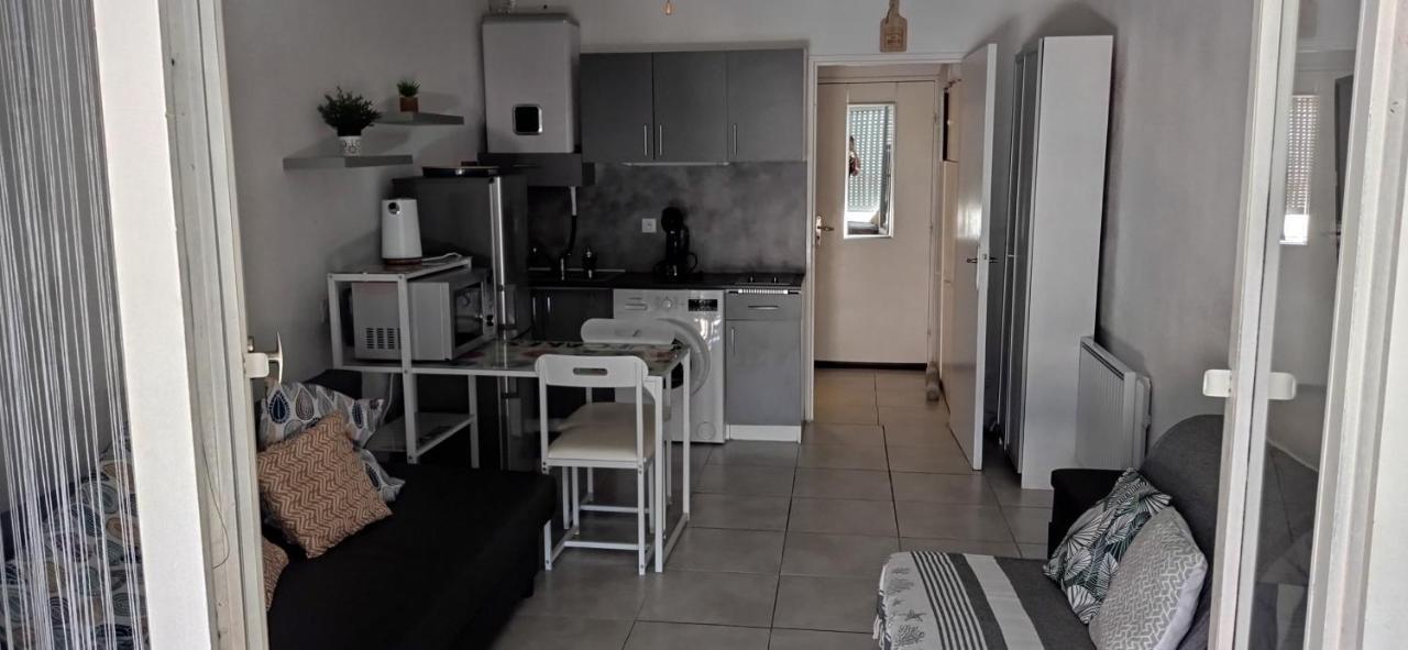 Sur Le Port, Studio Avec Vue Sur La Marina Apartment Gruissan Bagian luar foto